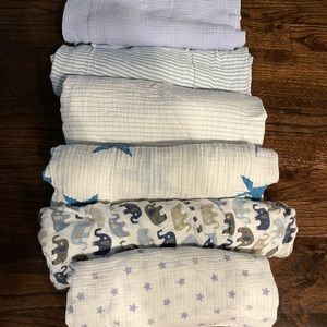 Aden and anais swaddles in EUC all 6